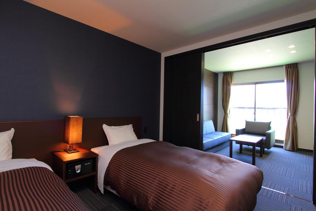 New Century Hotel 3*